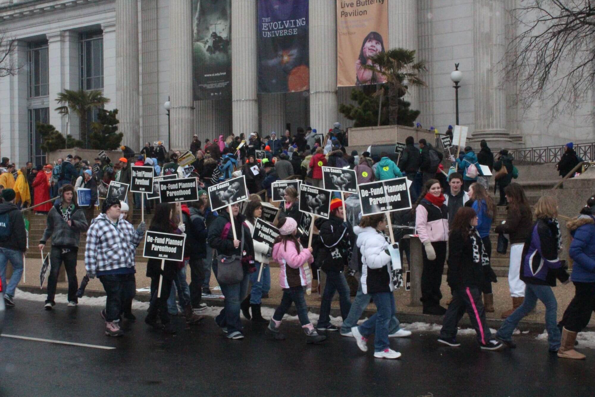 Young people brave rain at March for Life on National Mall