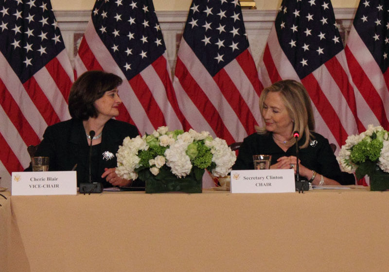 Clinton and top women business leaders boost female economic role