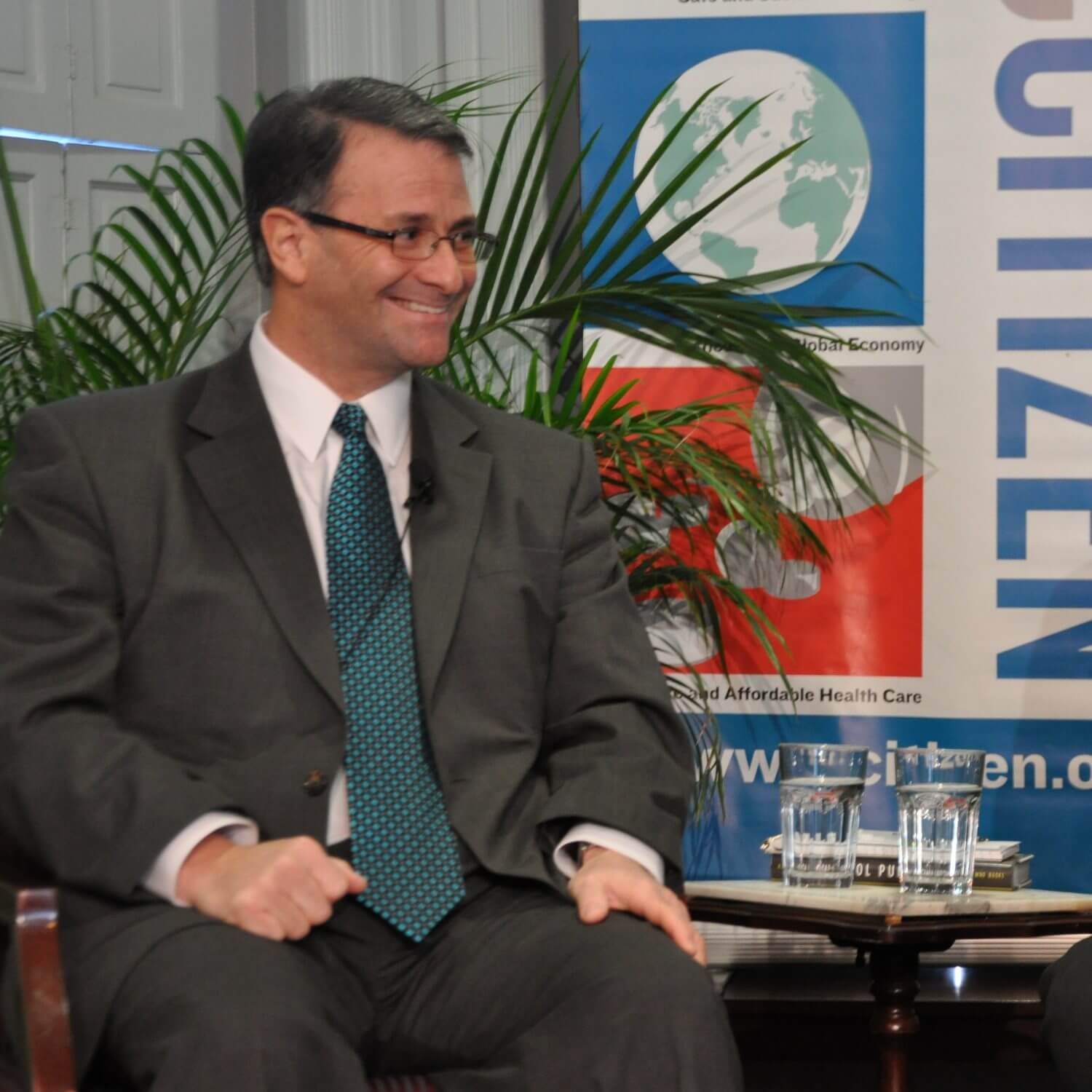 Pledging support for lobbying reform, Abramoff surfaces at unlikely venue
