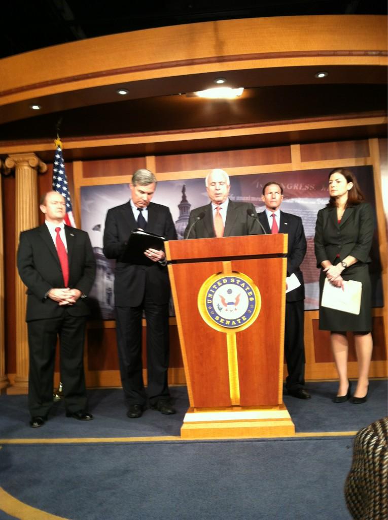 Bipartisan group of senators support more aid to Syrian rebels