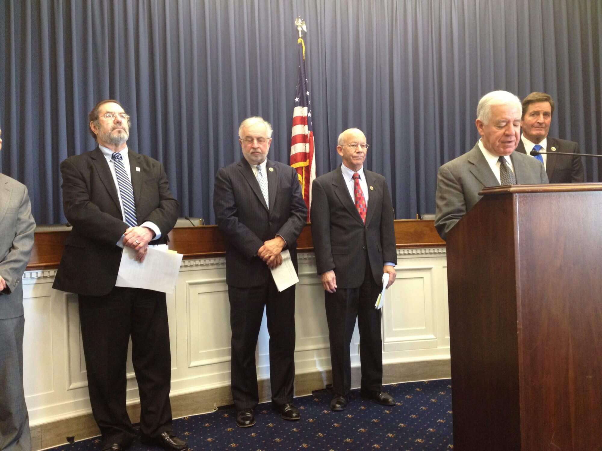 House Democrats push for bill promoting domestic manufacturing