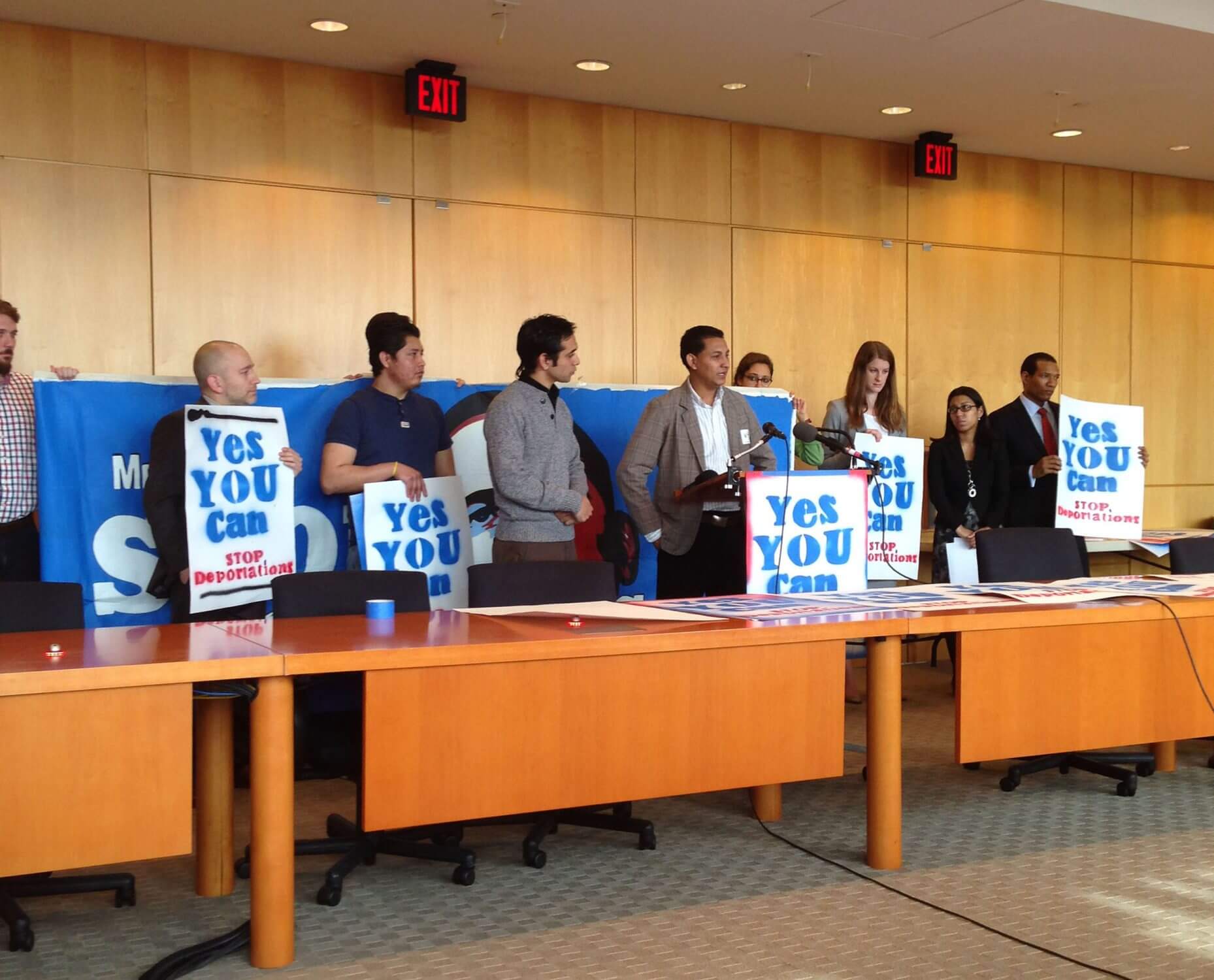 Advocates seek to suspend the deportation of undocumented immigrants