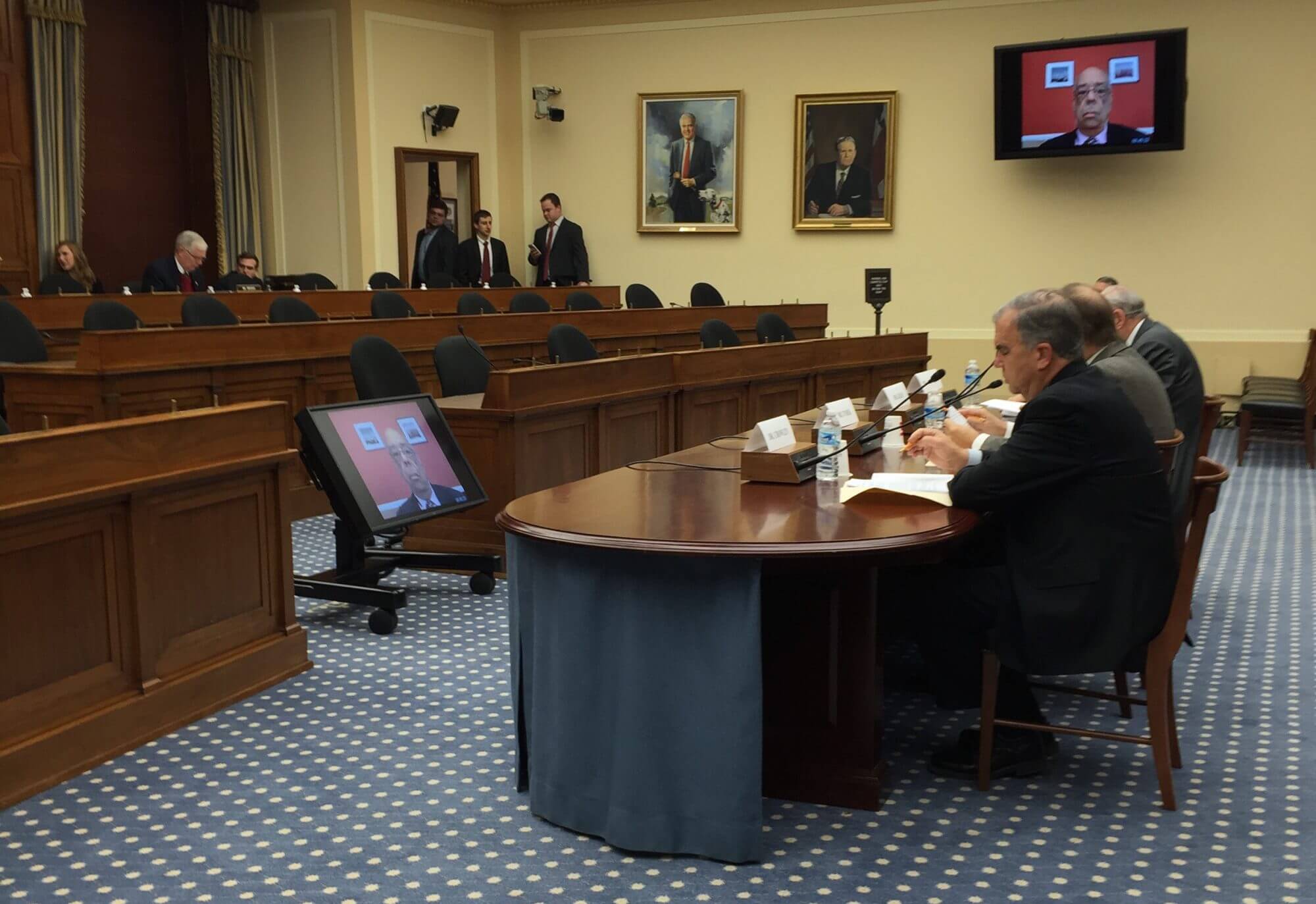 Federal research should be tied to universities and industry, House subcommittee hears