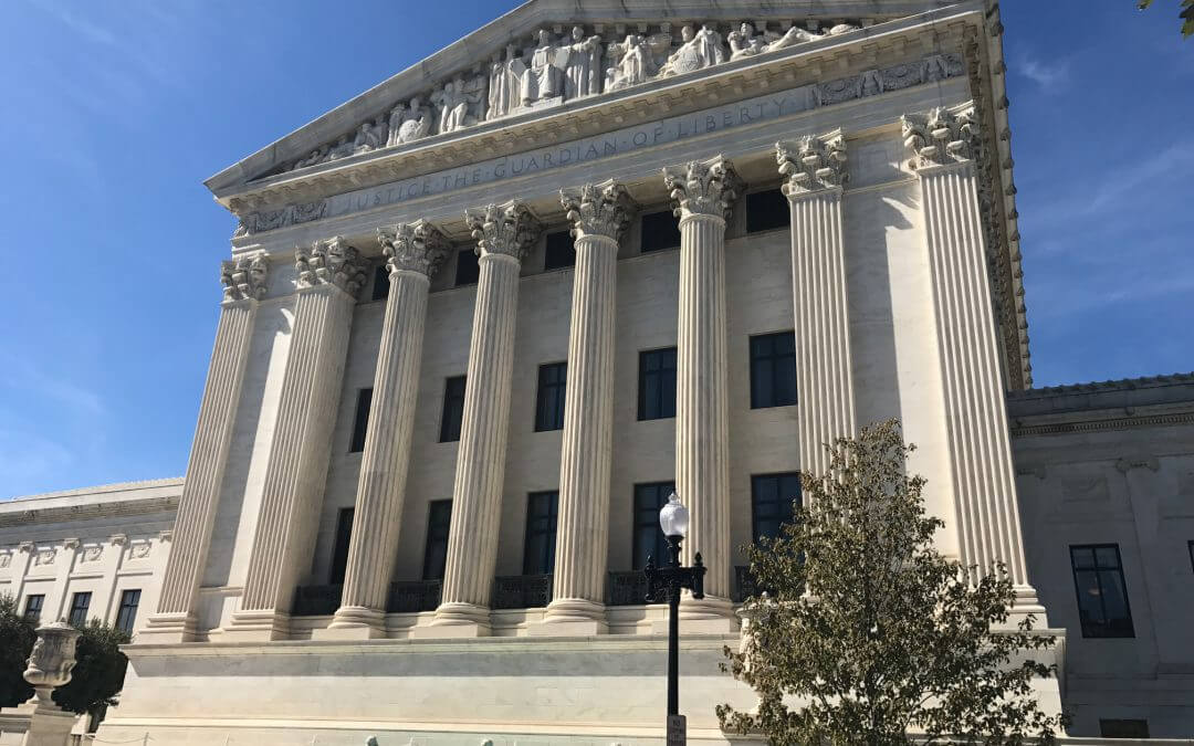 Supreme Court hears arguments on Apple, Samsung patent law