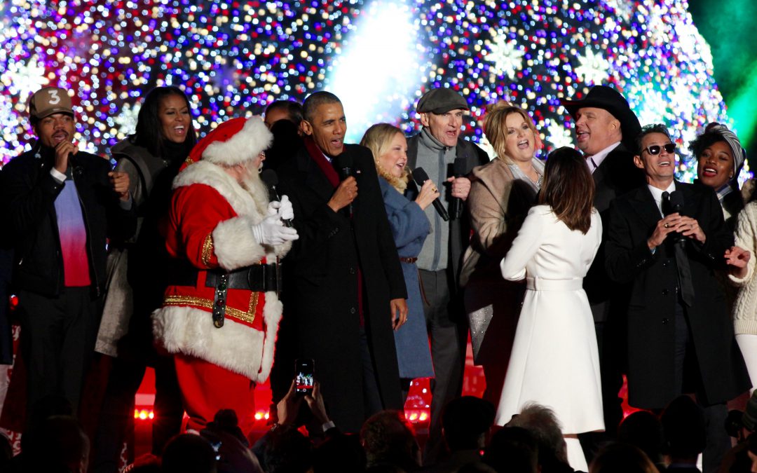 Obamas light Christmas tree for the final time