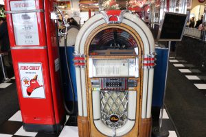 To go along with its vintage vibe, MaryAnn’s is complete with a jukebox. (Charlotte Walsh/MNS)