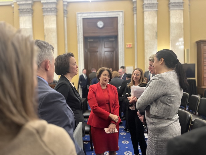 Use of artificial intelligence by government agencies needs ‘guardrails,’ Klobuchar says