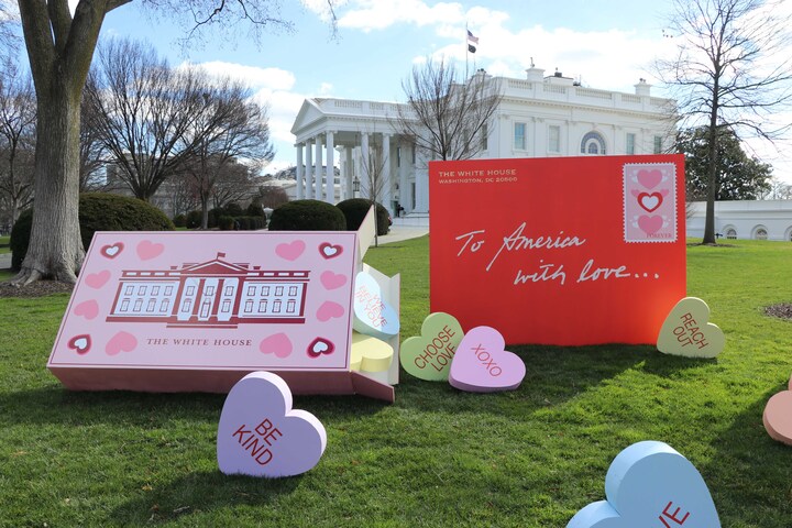 Photos: Love is in the air at the White House this Valentine’s Day