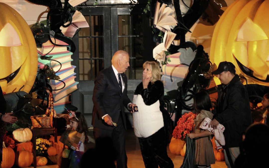 Photos: President and First Lady host trick-or-treating event at the White House