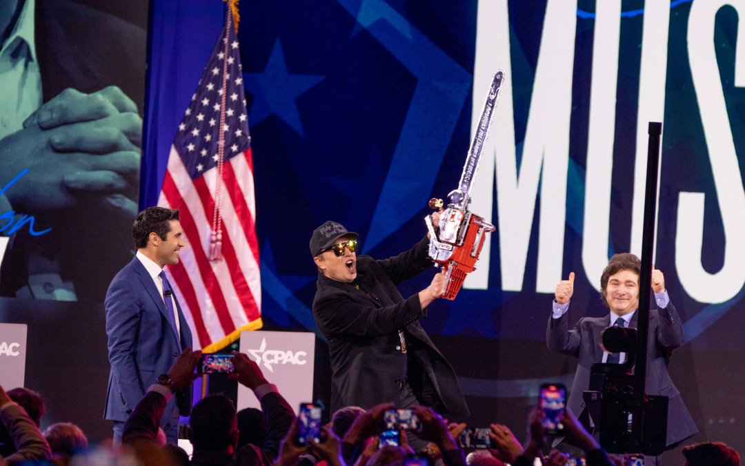 Musk showcased a chainsaw, sci-fi art at CPAC