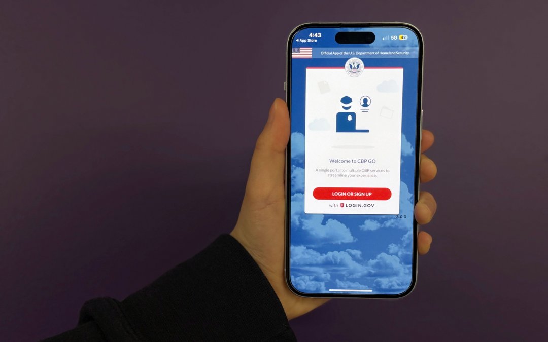 Defunct immigration app debated at congressional hearing