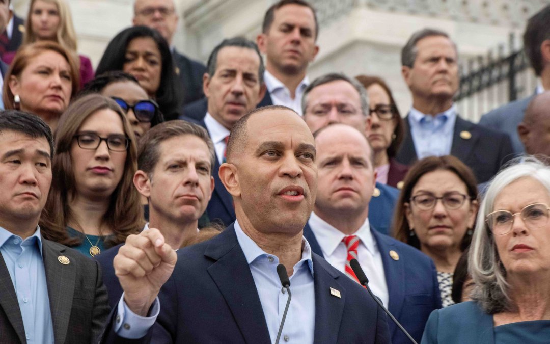 As government shutdown looms, Democrats and GOP continue to clash