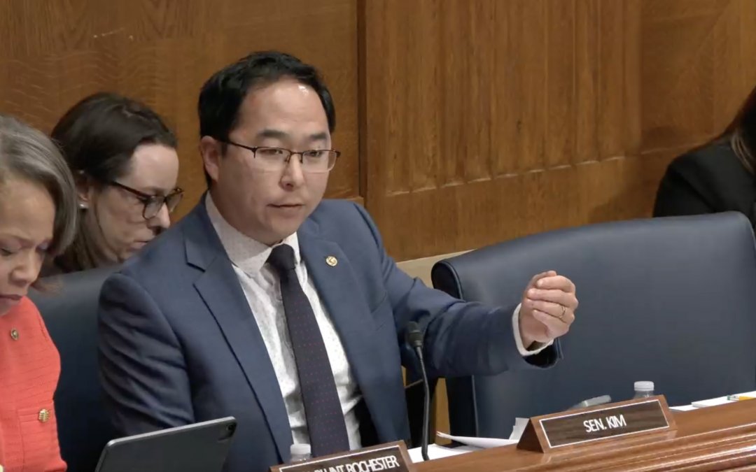 Lawmakers, experts warn U.S. could lose biotech edge to China