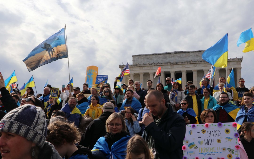 In Photos: Four years after Russia’s invasion, chants for Ukraine echo at Lincoln Memorial