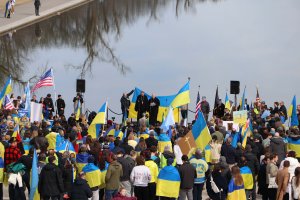 Hundreds rallied as Ukrainian leaders addressed the crowd. (Chloe Park/MNS)