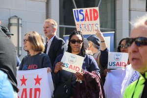 Protesters stood side-by-side to support USAID’s essential role in foreign assistance. (Sarah Han/MNS)